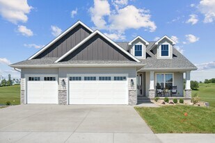 Building Photo - 928 Long Dr