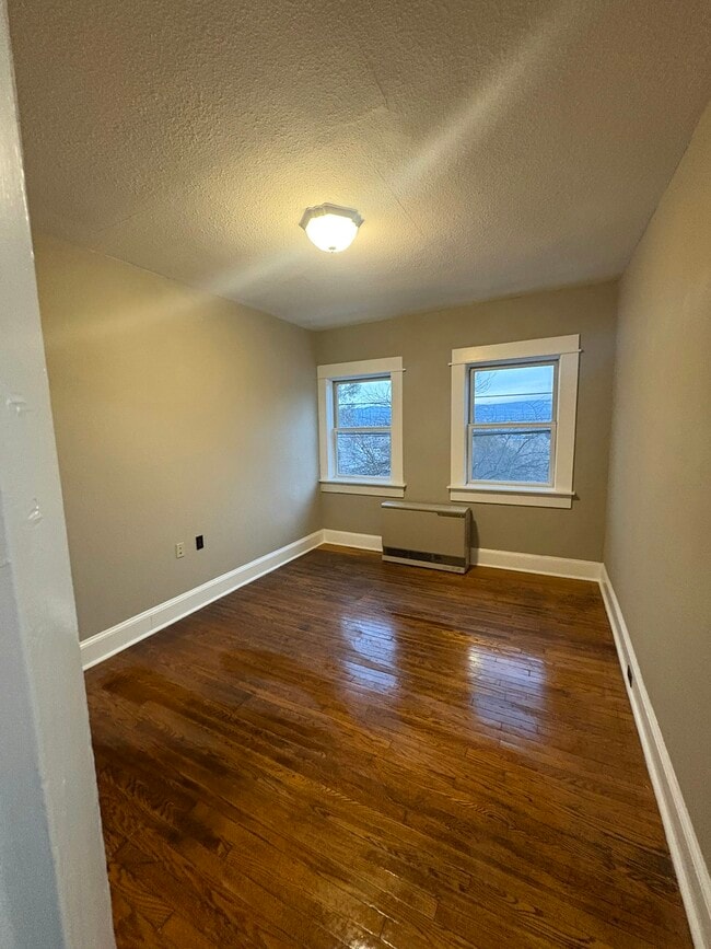 Building Photo - 509 Monroe Ave