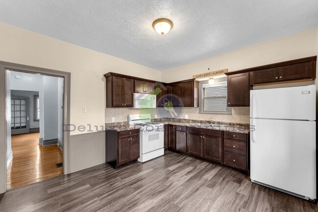 Primary Photo - WEST SIDE! 2 Bedroom Single Family Home! JUST LISTED!