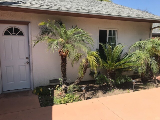 Studio from the outside - 5029 Douglas Ln