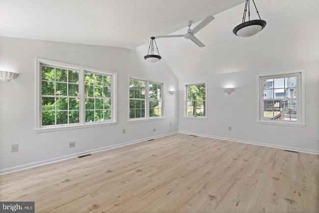 Building Photo - 8084 Winding Way Ct