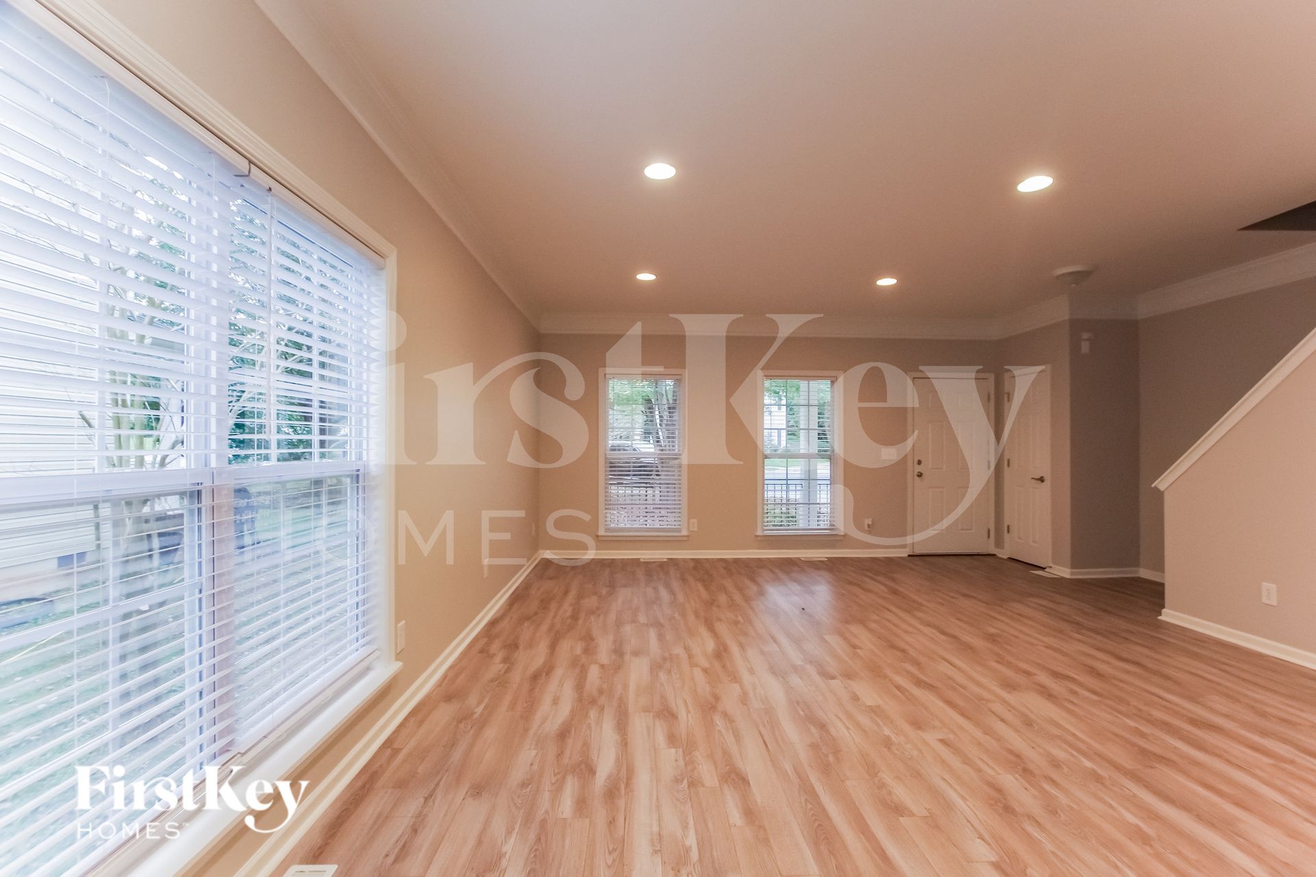 Building Photo - 2336 Equestrian Dr