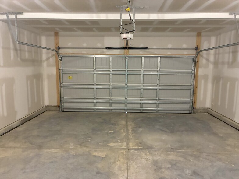 Garage - 240 Steel Springs Ln
