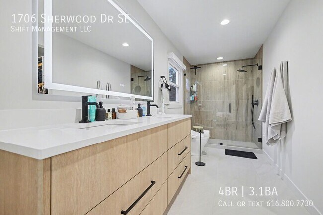 Building Photo - 1706 Sherwood Ave SE