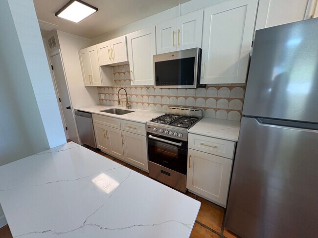 Building Photo - 817 S Melody Ln