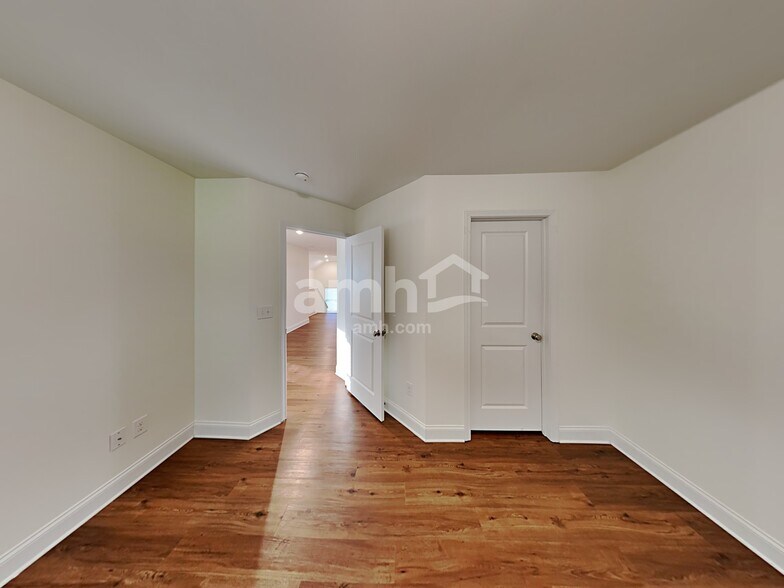 Building Photo - 3180 Greystoke Ct