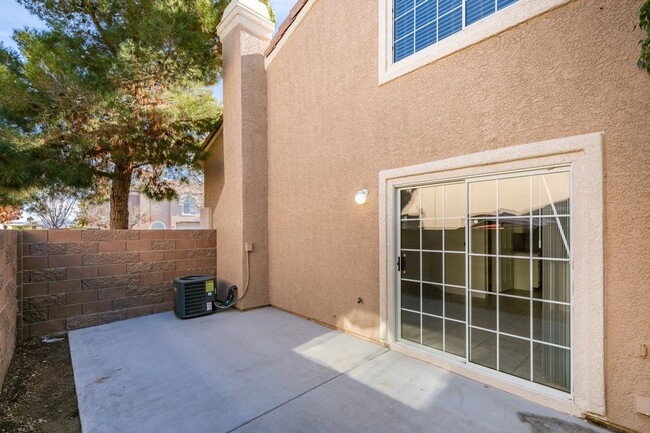 Building Photo - 2-Bedroom Townhouse in beautiful Silverado...