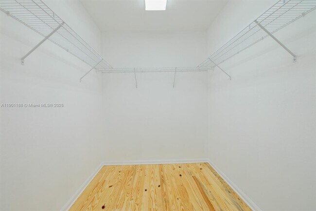 Building Photo - 9065 Silver Glen Way