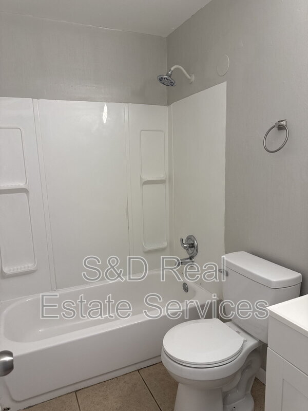 Building Photo - 3013 Allred Dr