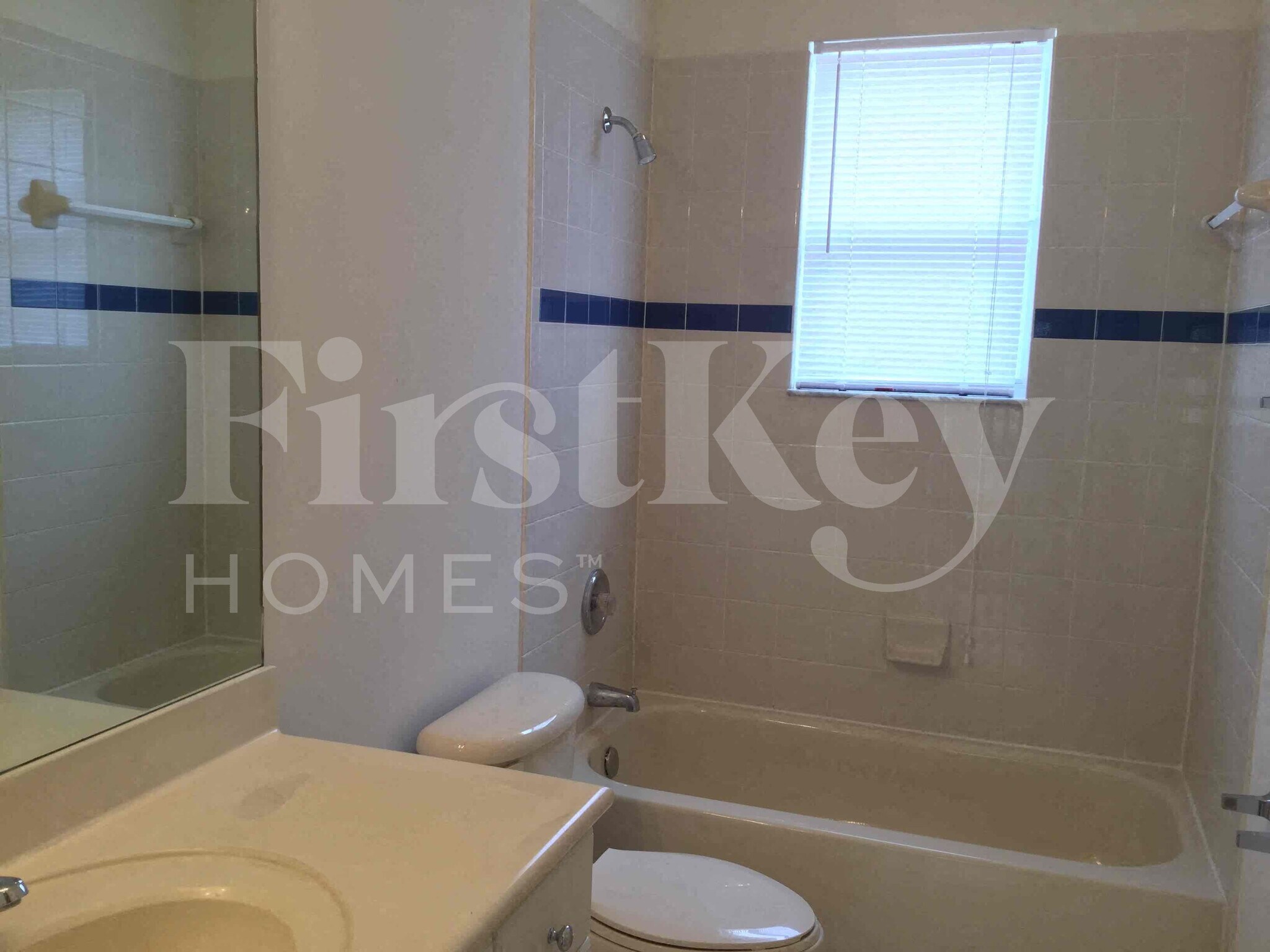 Building Photo - 1624 SE 20th Rd