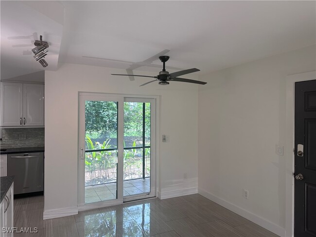 Building Photo - 1440 Green Valley Cir