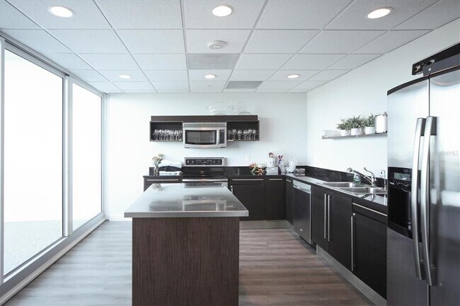 Building Photo - 888 Blvd of the Arts