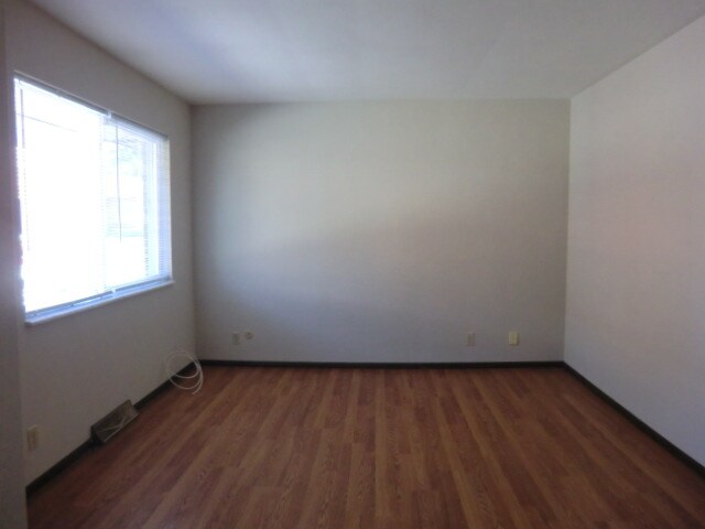 Building Photo - 2117 N Center St