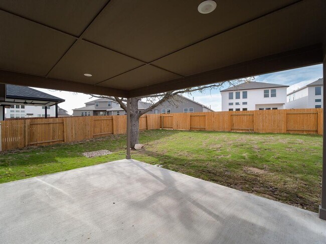 Building Photo - 136 Caterpillar Ln