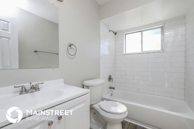 Building Photo - 13826 Lena St