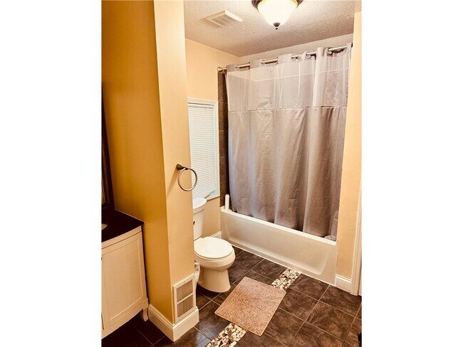 Building Photo - 115 E 58th St