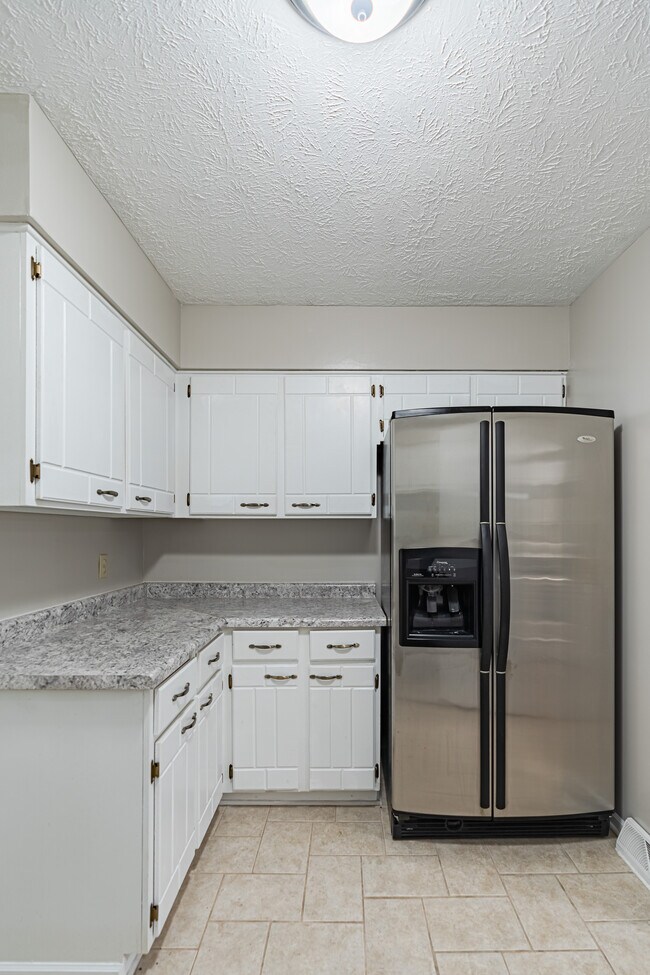 Building Photo - 13103 Lillian St