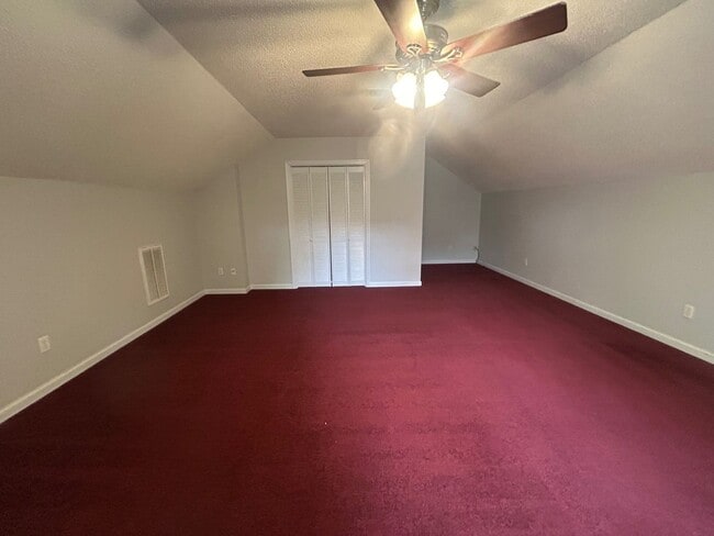 Building Photo - 208 Charles Towne Ct