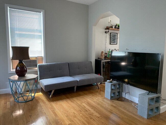 Building Photo - 13 Dodge St