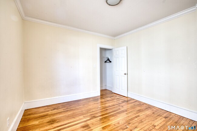 Building Photo - 44-46-46 Glendale Ave