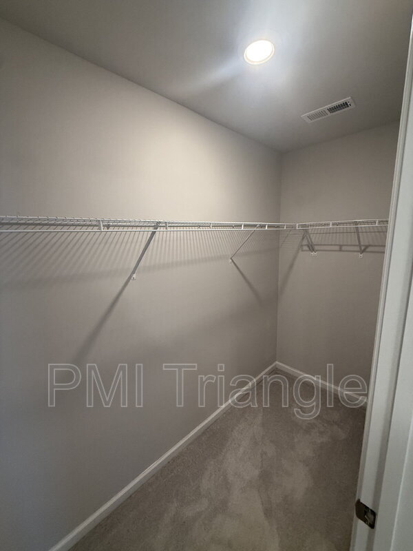 Building Photo - 716 Cormiche Ln