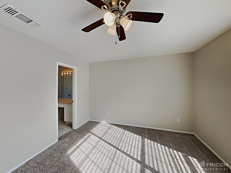 Building Photo - 1106 Castleman Dr