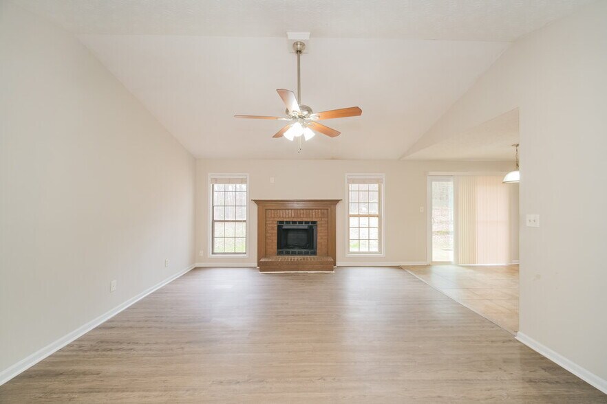 Building Photo - 239 Northbridge Dr