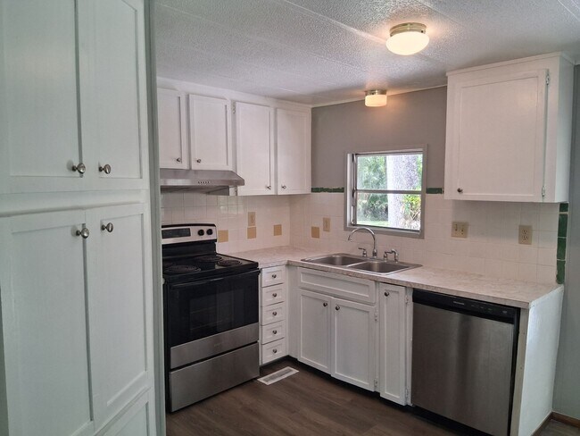 Building Photo - 3610 CR 406