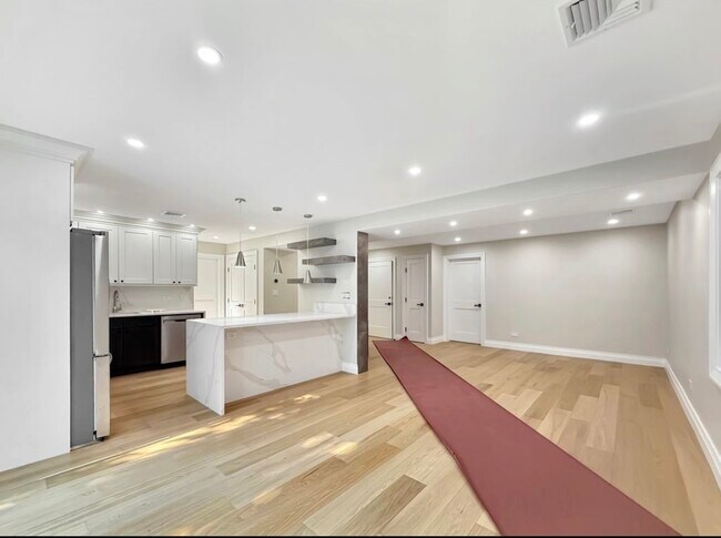 Building Photo - 259 Kneeland Ave