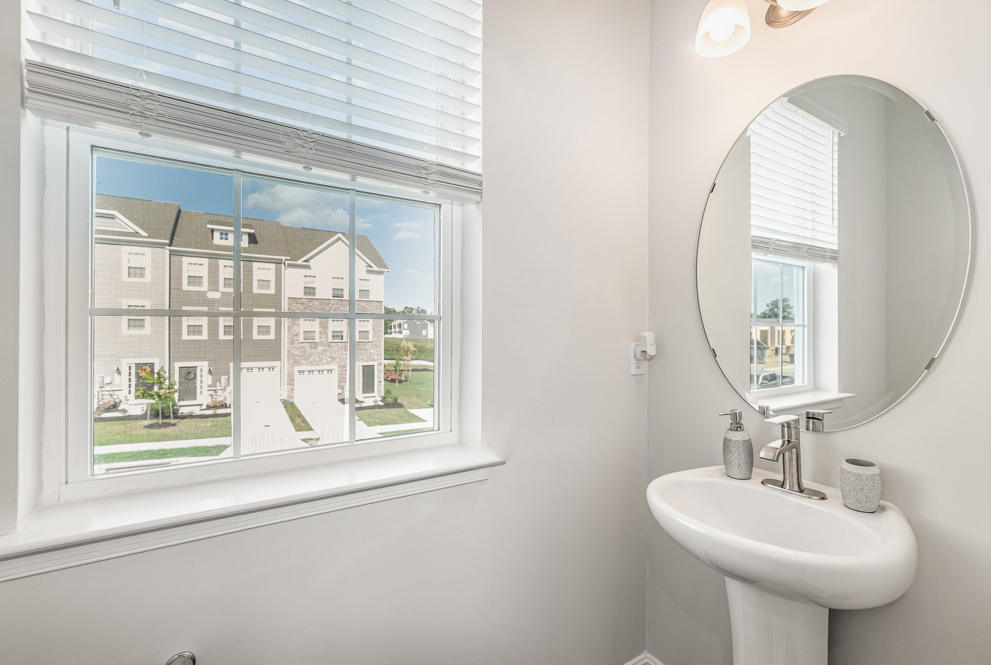 Building Photo - 5063 Silver Oak Dr