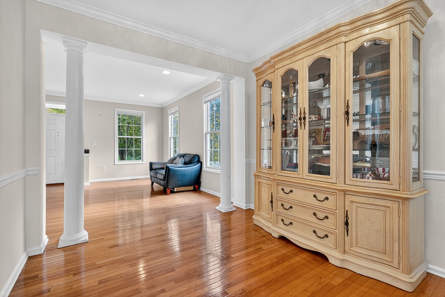 Building Photo - 1 Palisades Rd