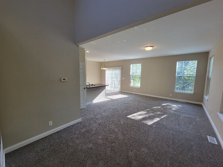Building Photo - 63 Melrose Ct
