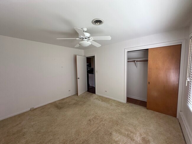 Building Photo - 2300 Landwehr Rd