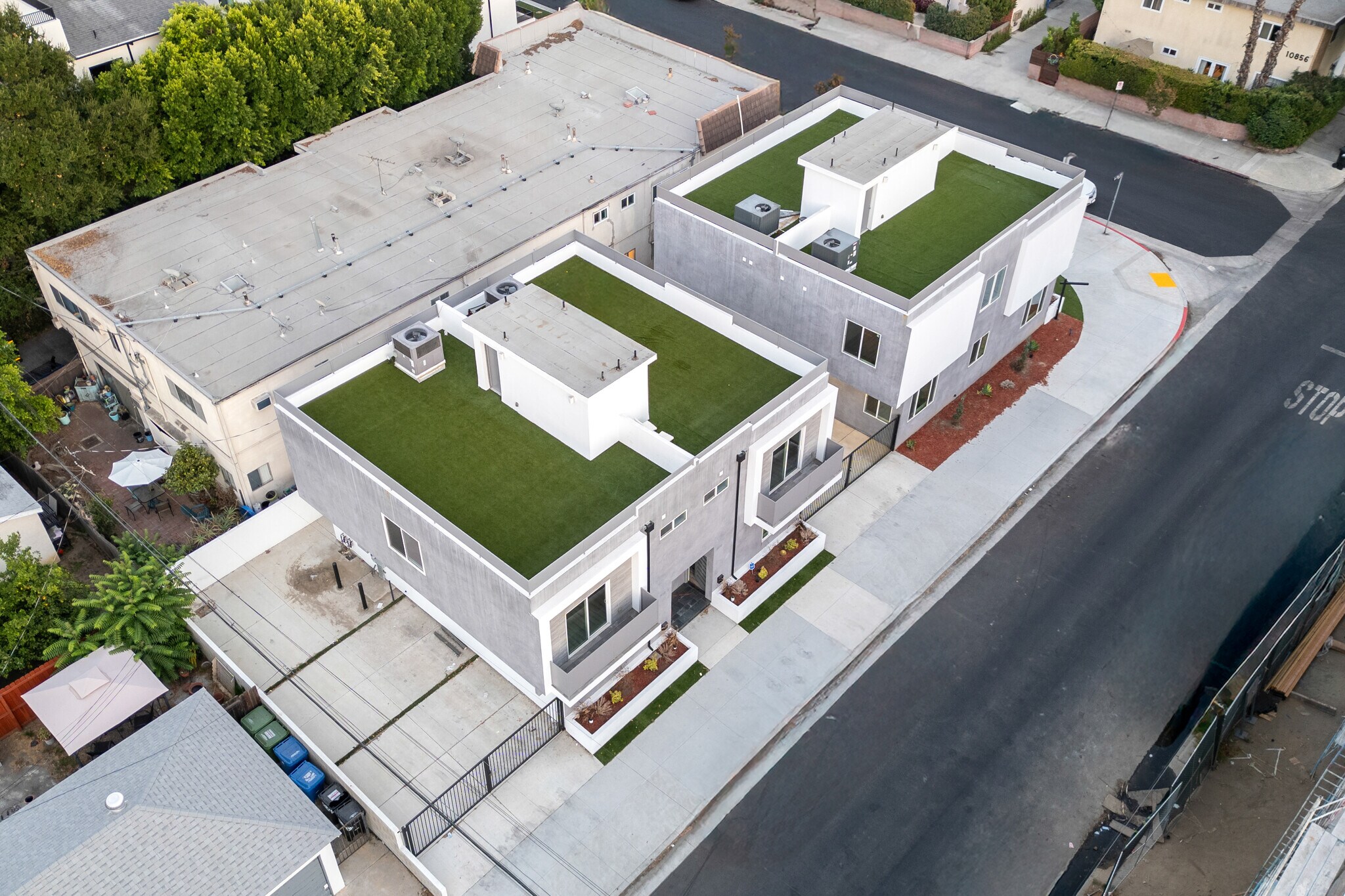 Building Photo - 10857 Morrison St