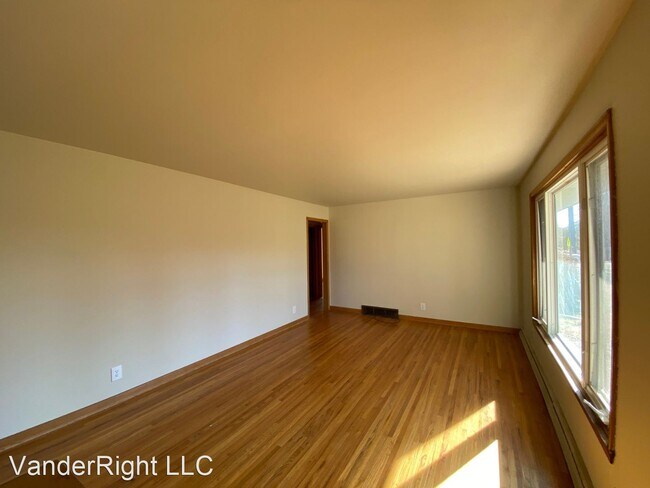 Building Photo - 3 br, 2 bath House - 2512 S Lyndale Ave