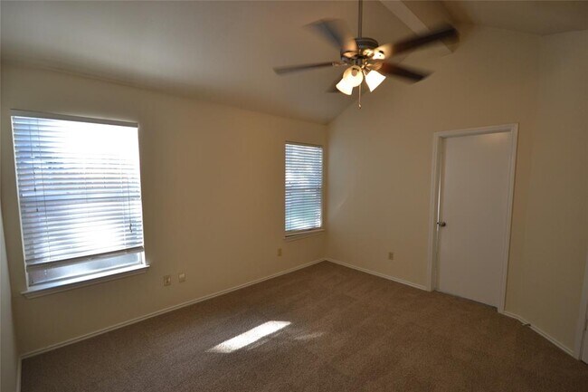 Building Photo - 605 Elder Way