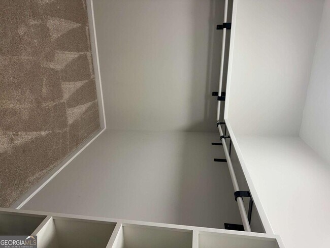 Building Photo - 403 Village View