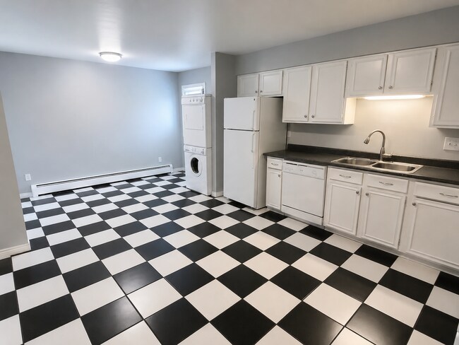 Building Photo - Bright & Beautiful 2-bedroom 1 Bath Across Berkeley Park and Lake