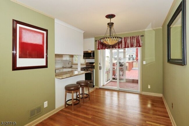 Building Photo - 7 Osage Dr