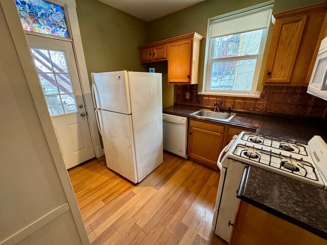 Building Photo - 5514 Broad St