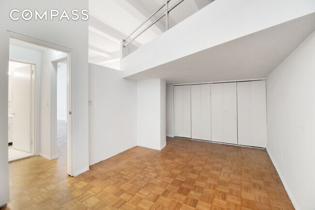 Building Photo - 1255 5th Ave