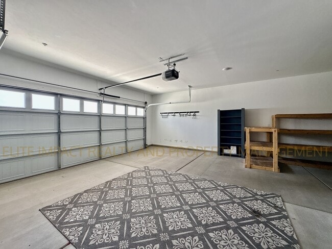 Building Photo - 9731 E Lynx Lk Trl