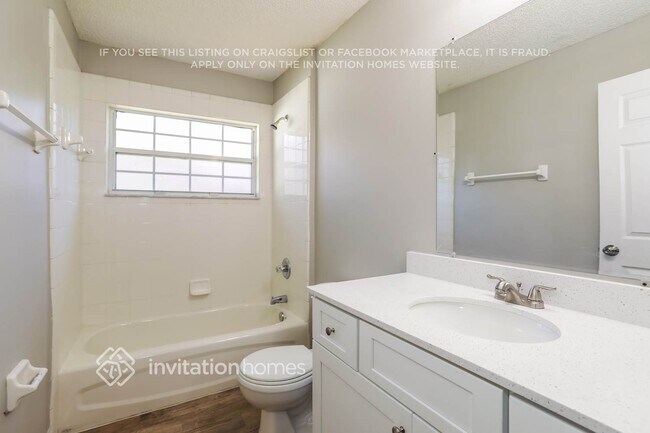 Building Photo - 1736 Northglen Cir