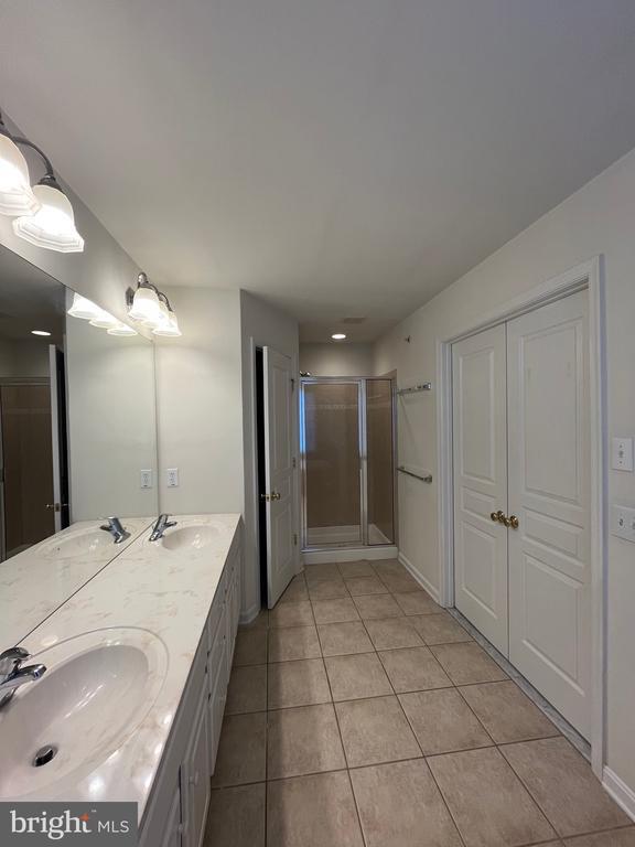 Building Photo - 895 Chatfield Rd