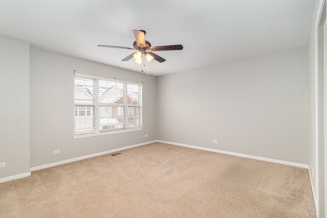 Building Photo - 520 Lincoln Station Dr