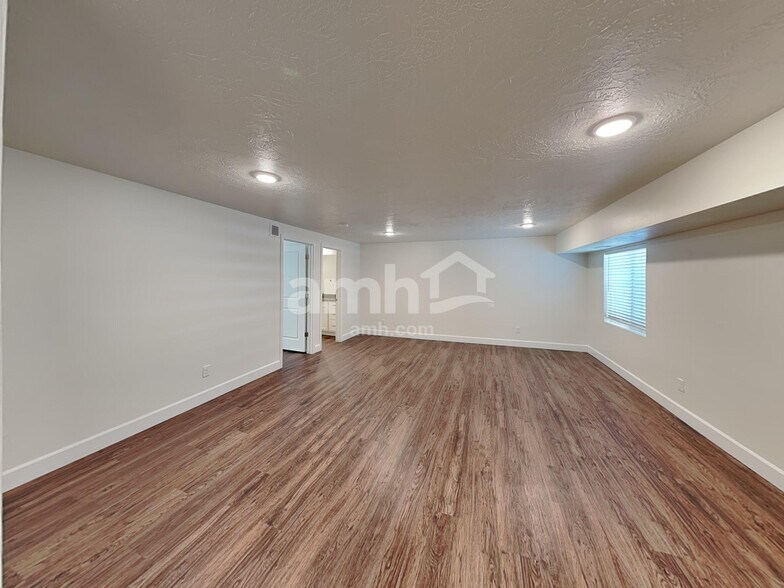 Building Photo - 7357 S Copper Rim Dr