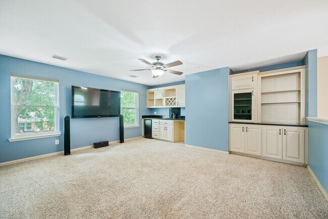 Building Photo - 209 McVoy Dr