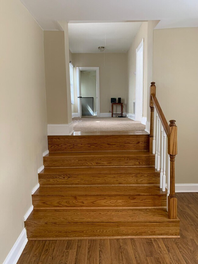 Stairway leading to upper level - 3667 E Munkwitz Ave