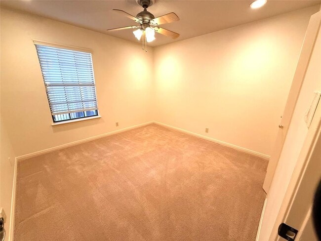 Building Photo - 6503 Robbie Creek Cove