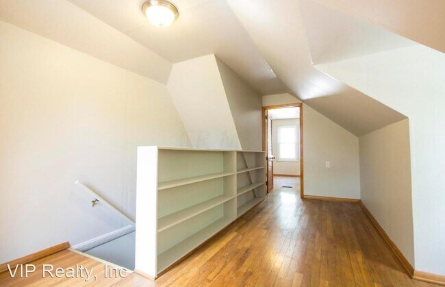 Building Photo - 3 br, 1 bath House - 1011 Mohican Ave.